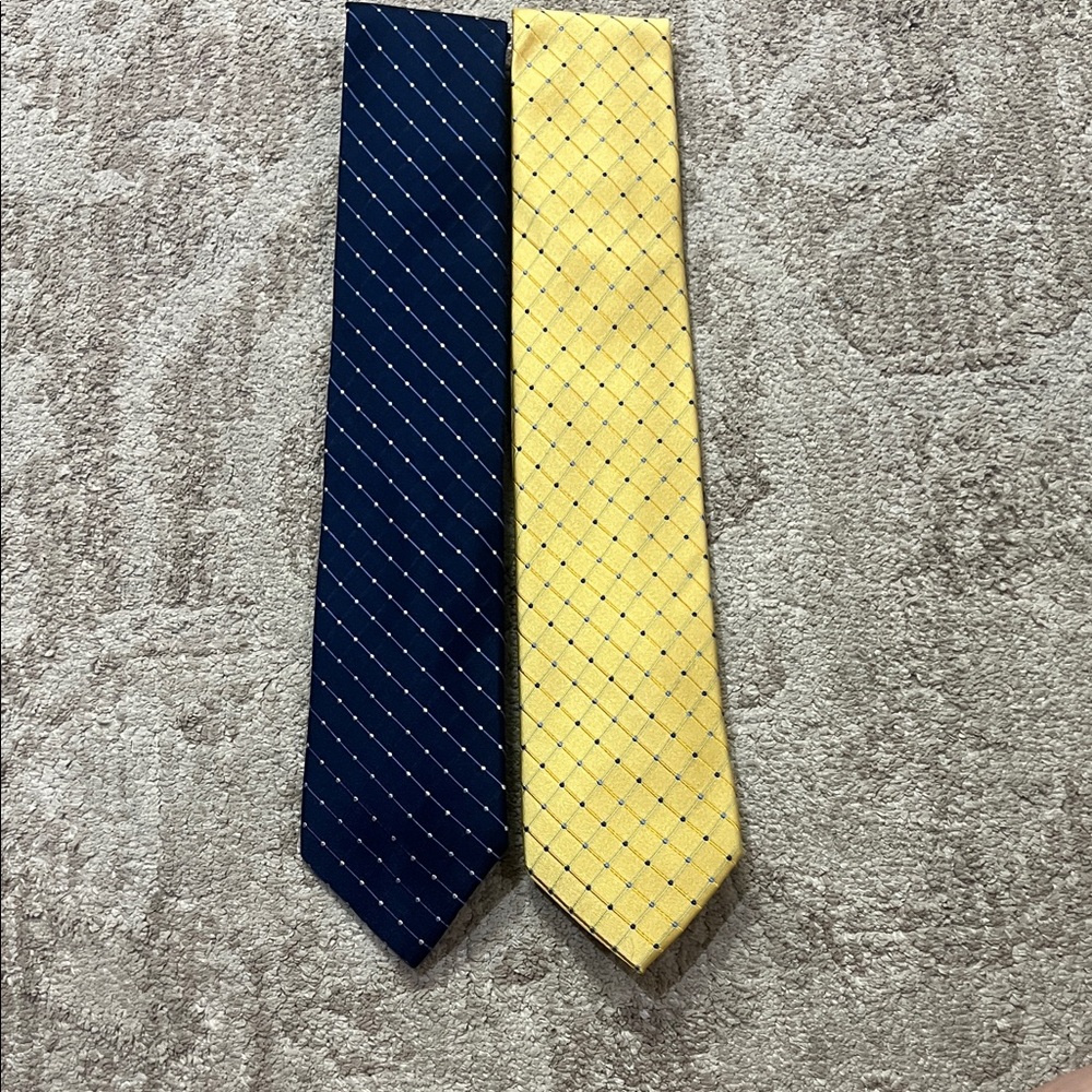Geoffrey Beene Navy and Yellow Patterned Silk Tie Set